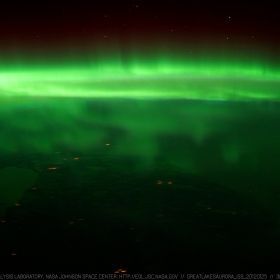 GREAT LAKE AURORA ISS 20120125