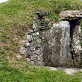 Bryn Celli Ddu stone age burial mound